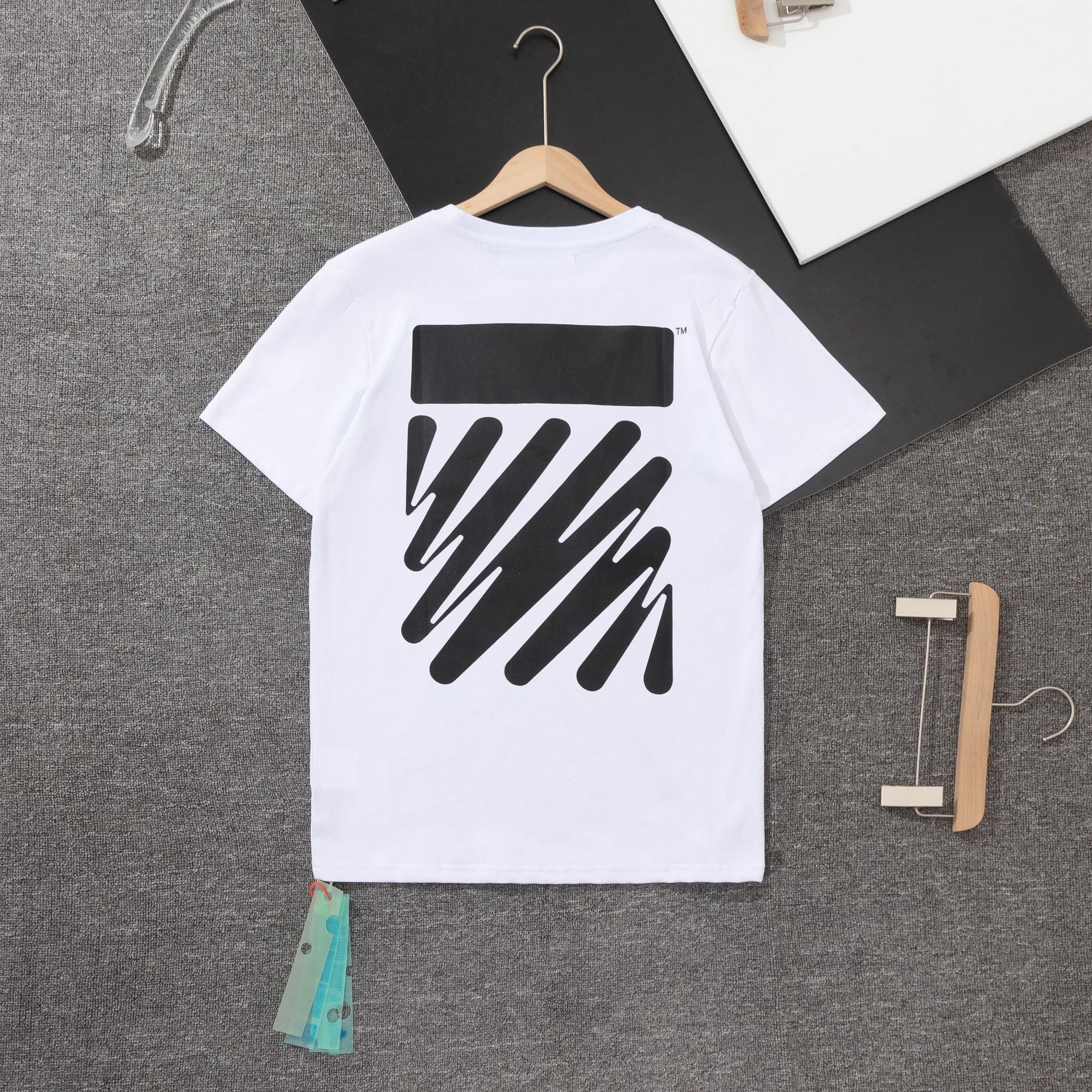 Tシャツ　オフホワイト　メンズ Amazon | OFF-WHITE Tシャツ オフホワイト メンズ 半袖 MARKER S